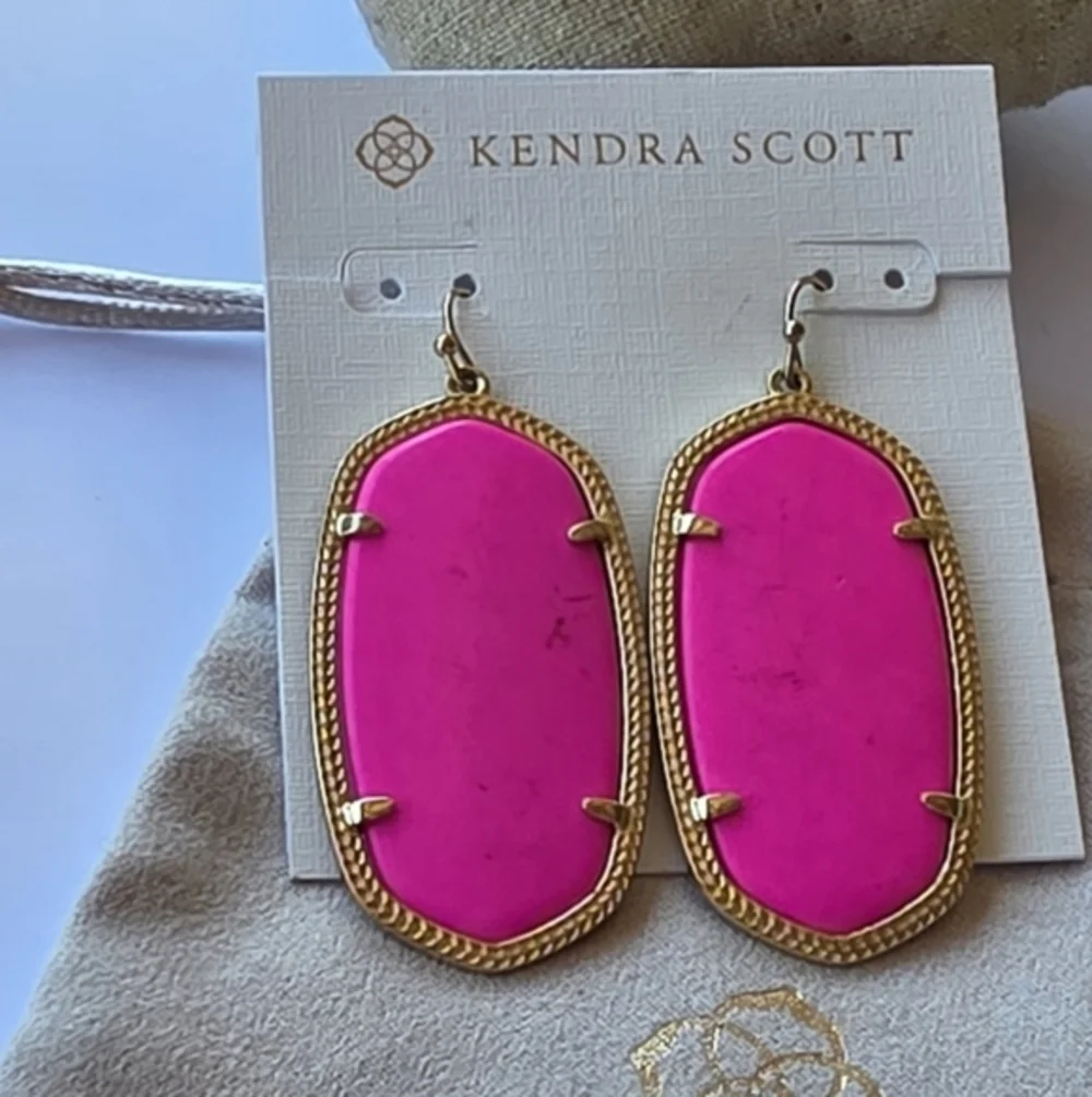 Kendra Scott Hot Pink Danielle Magenta‎ Gold Plated Statement Earrings Rare